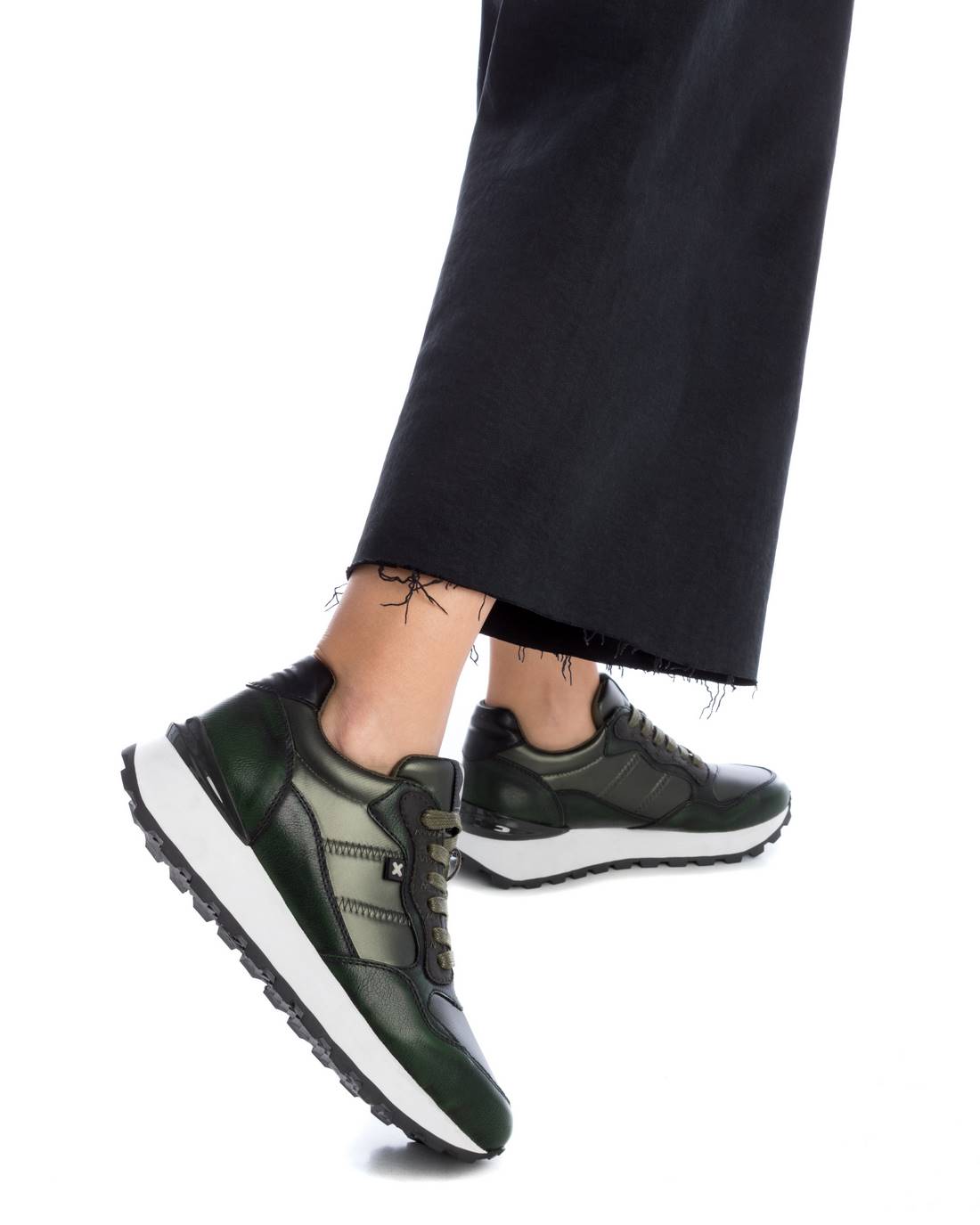 Xti Women's sneakers 143407