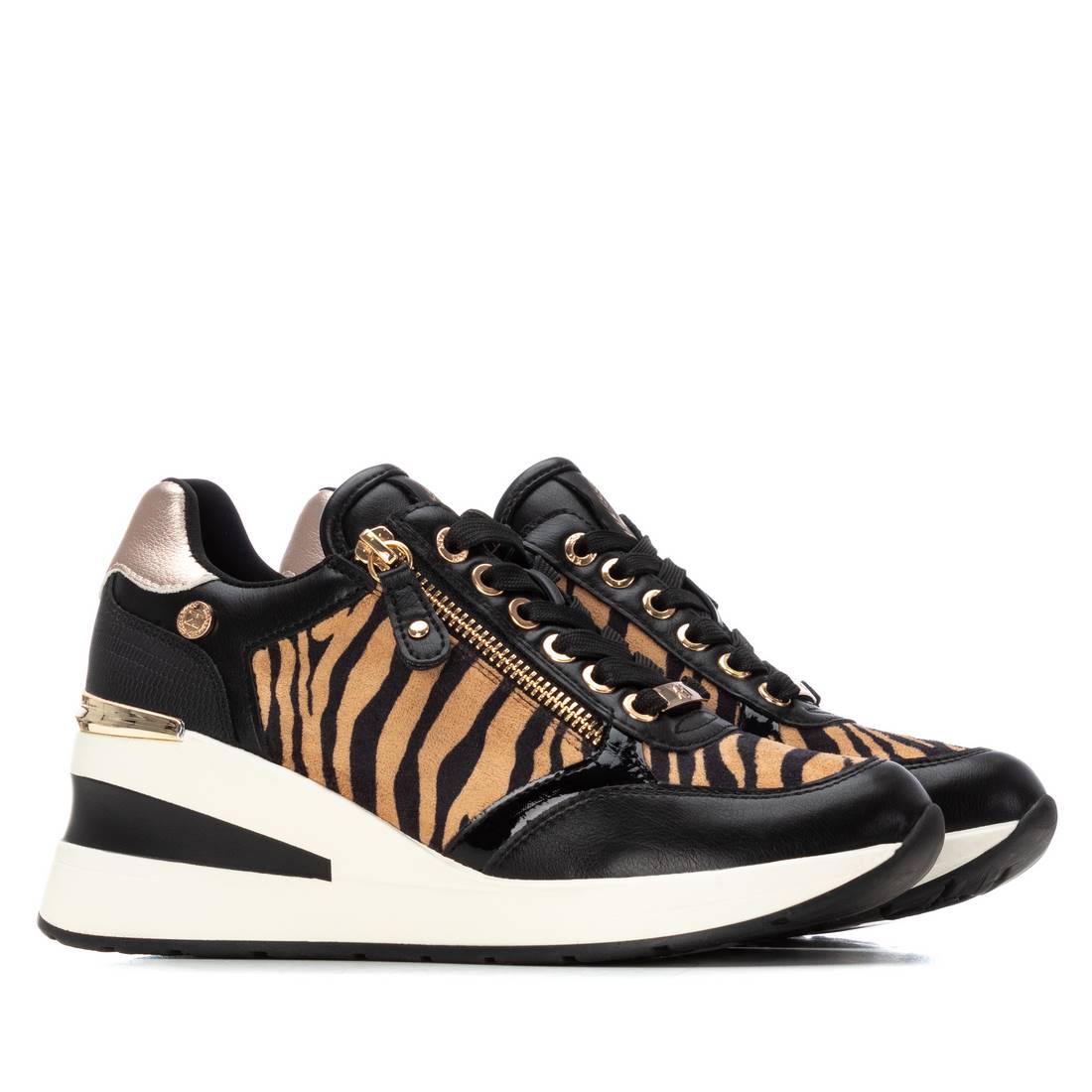 XTI Women's sneakers 144378