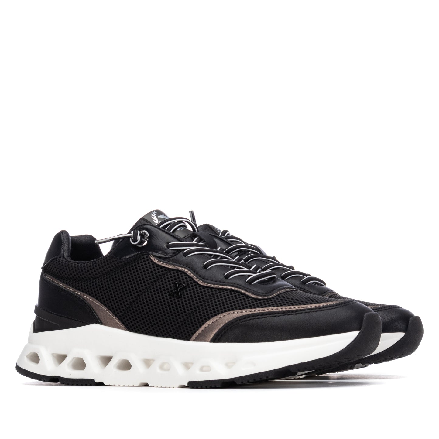 XTI Women's sneakers 144573