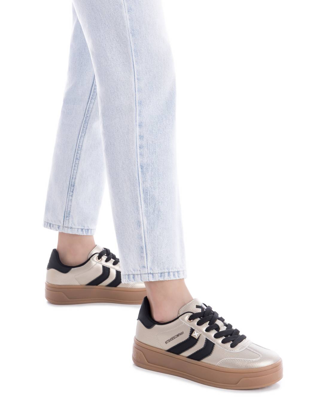 XTI Women's sneakers 144585
