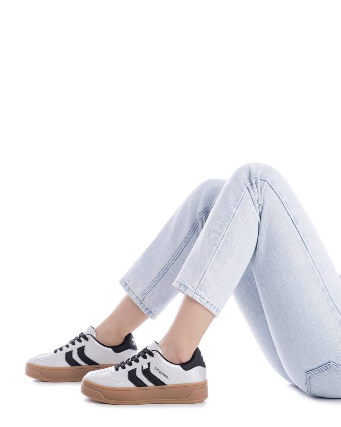 XTI Women's sneakers 144585