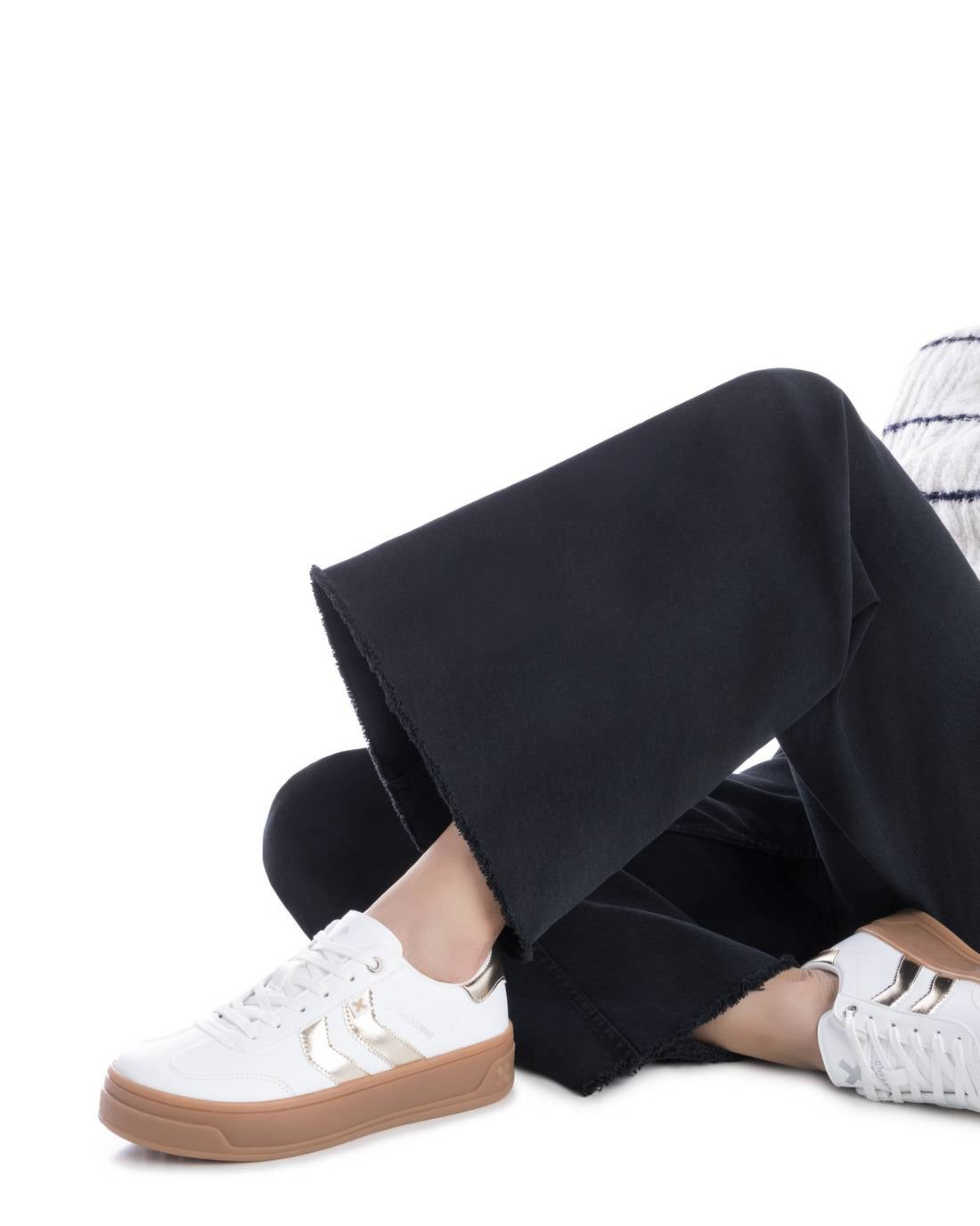 XTI Women's sneakers 144585