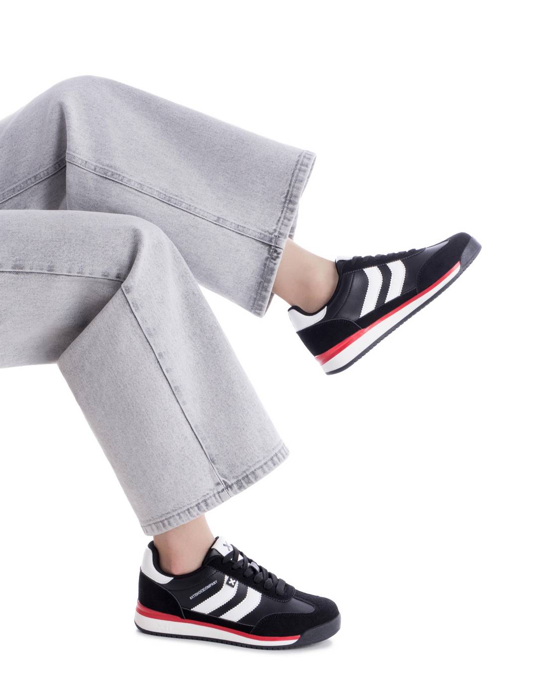 XTI Women's sneakers 144587
