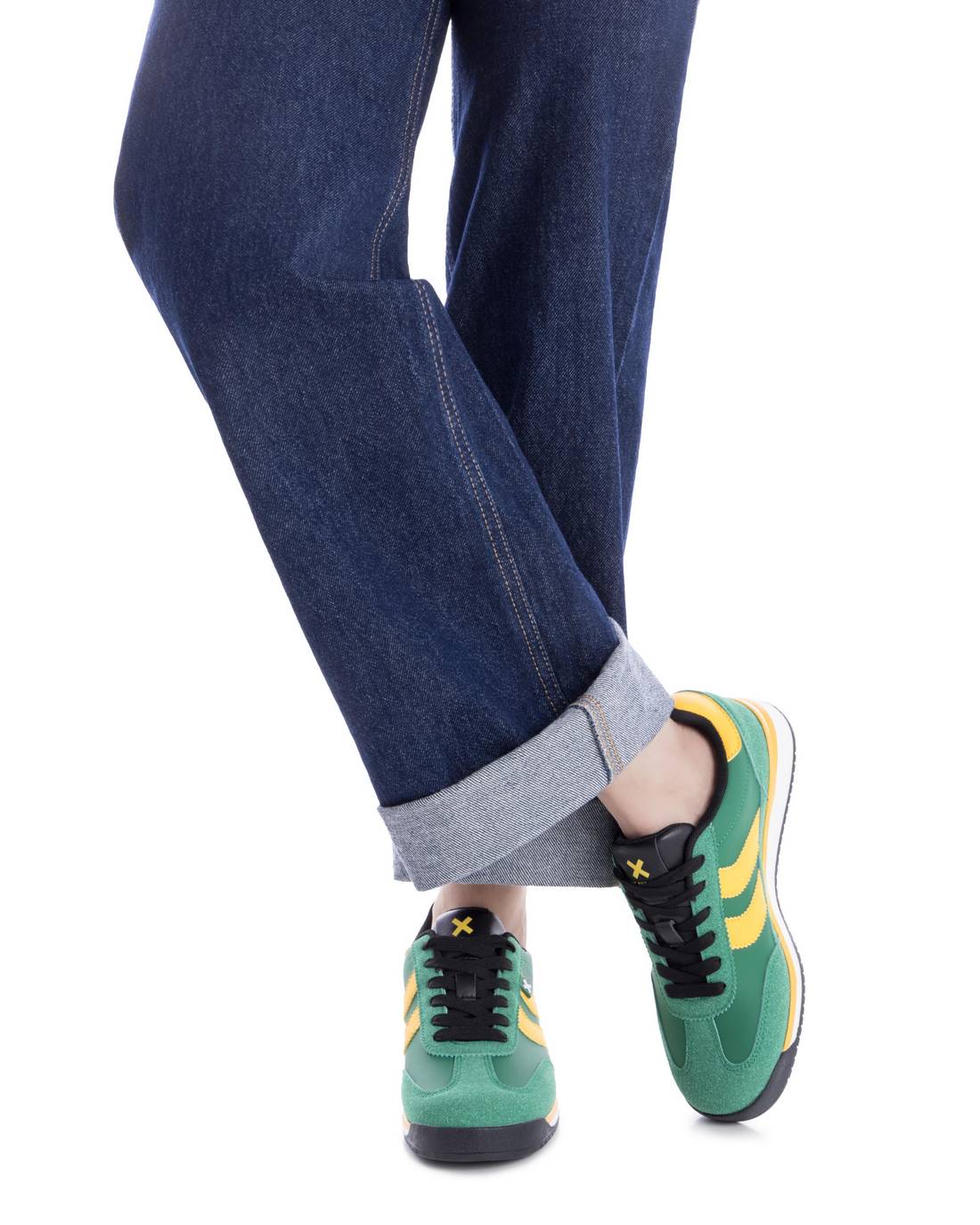XTI Women's sneakers 144587