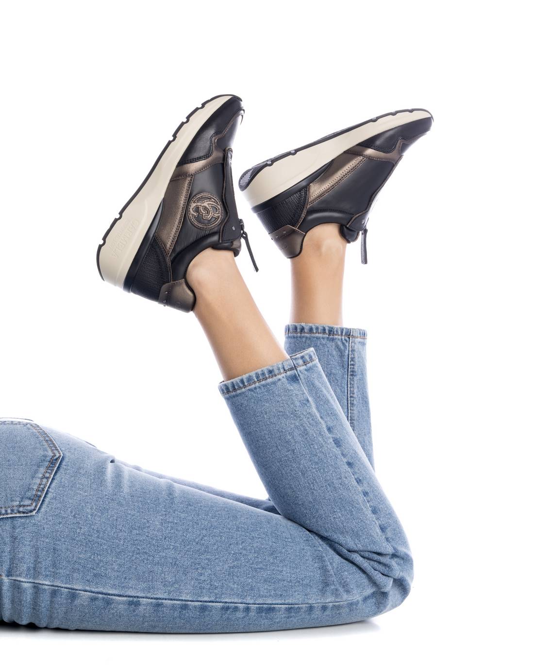 Carmela Collection Women's sneakers 161830