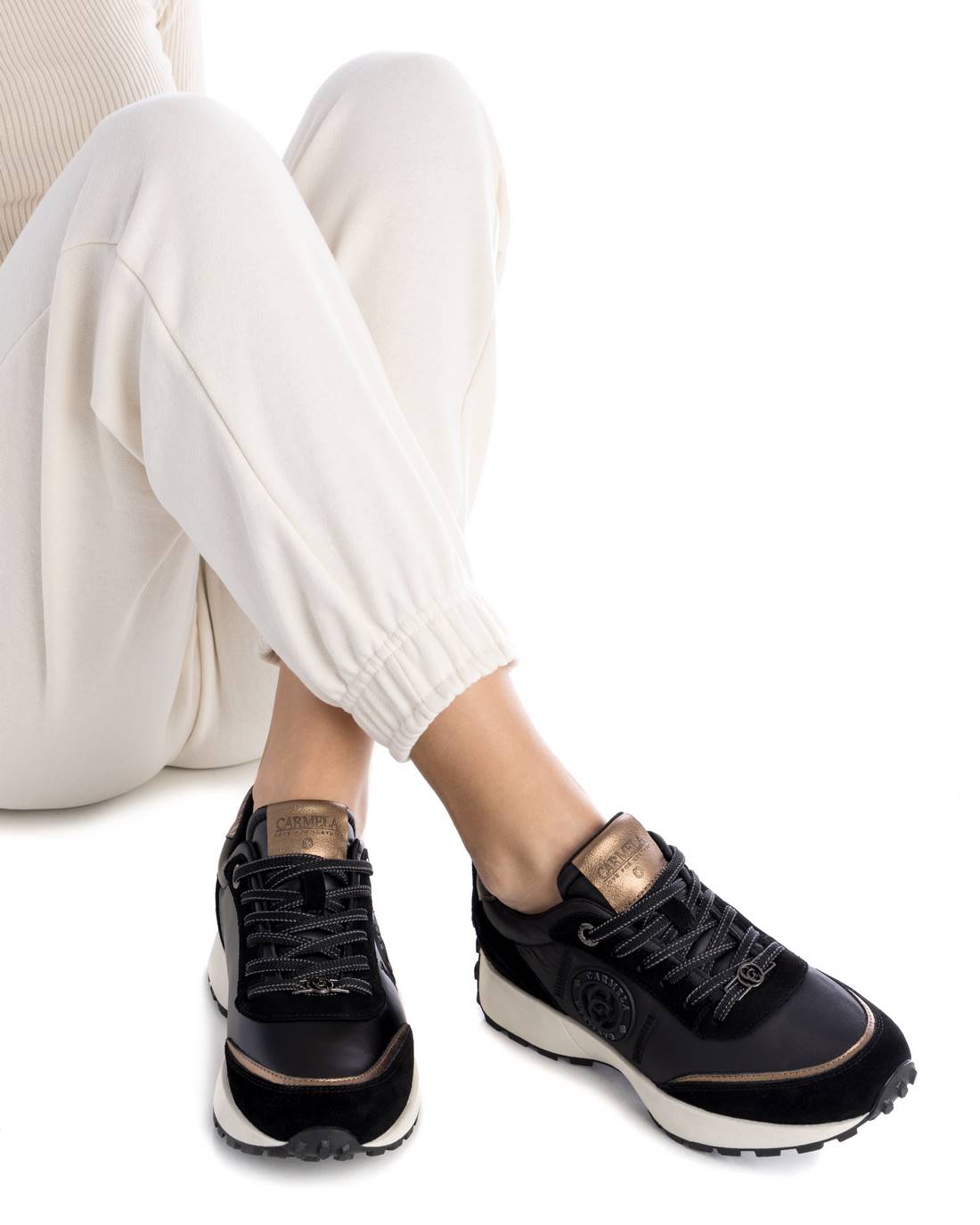 Carmela Collection Women's sneakers 161997