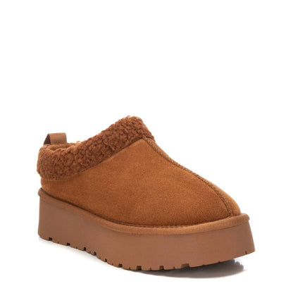 Women's Winter Suede Clogs By XTI 142185