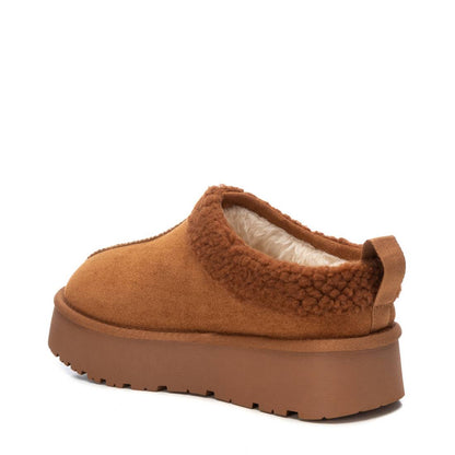 Women's Winter Suede Clogs By XTI 142185