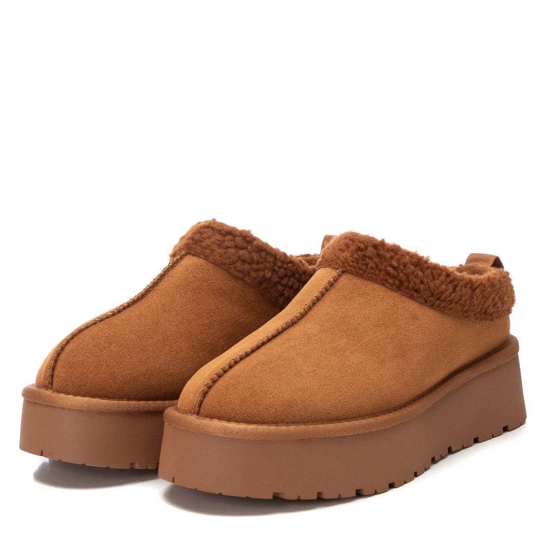 Women's Winter Suede Clogs By XTI 142185