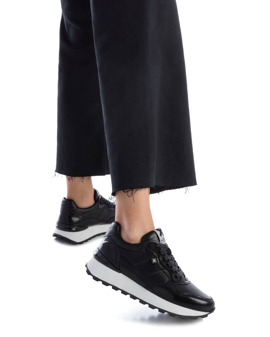 Xti Women's sneakers 143407