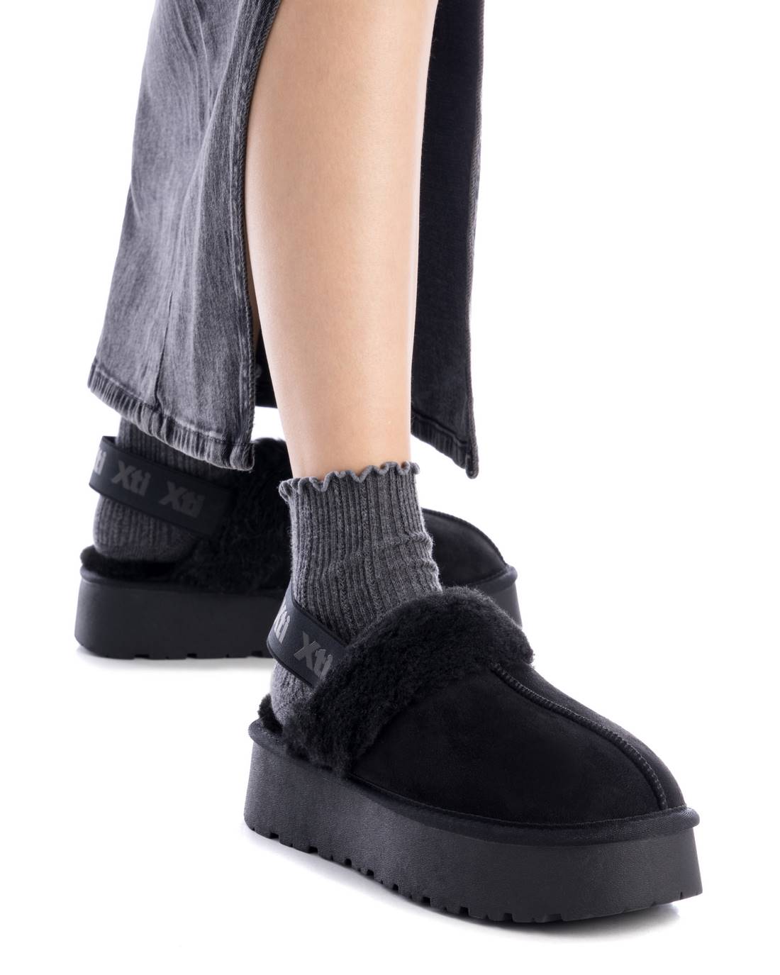 XTI Women's Winter Suede Clogs By XTI 143488