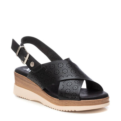 Xti BLACK PU LADIES SANDALS 143852