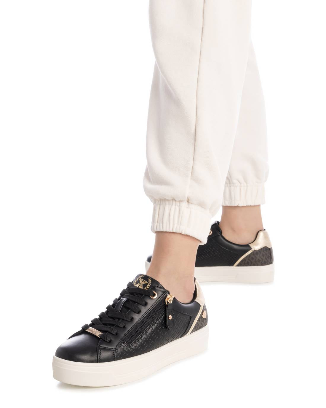 XTI Women's sneakers 144371