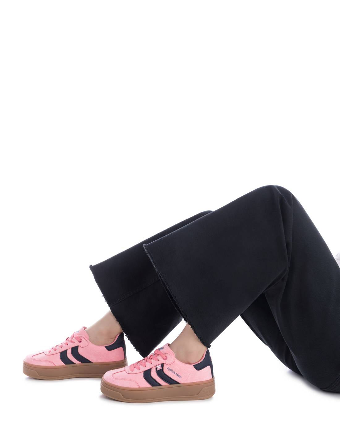 XTI Women's sneakers 144586