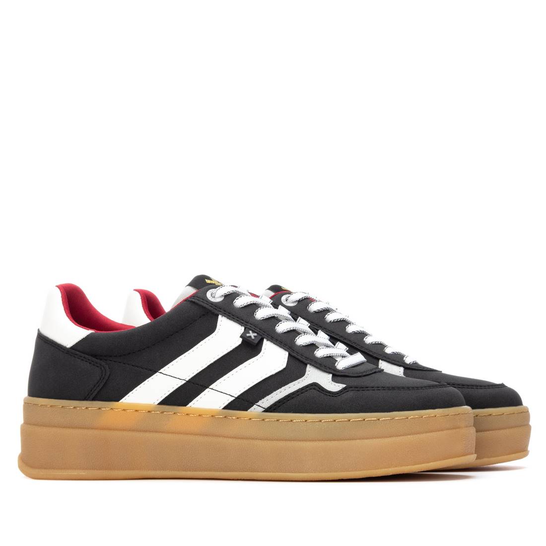 XTI Women's sneakers 144630