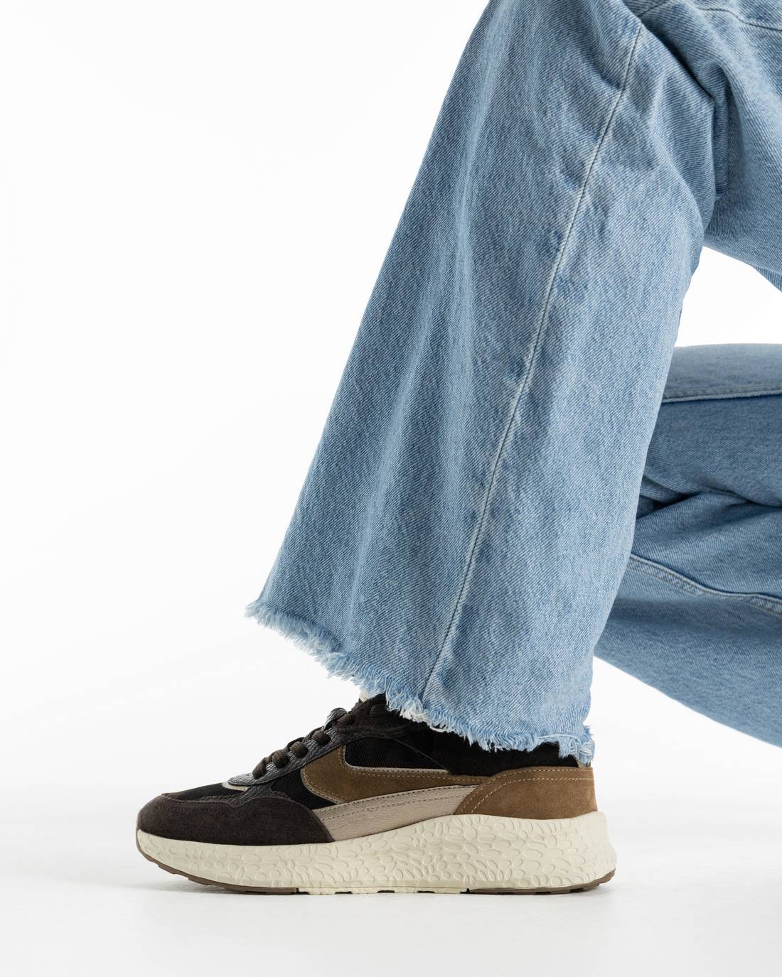 XTI Women's Casual Suede Lace-Up Sneakers 146145
