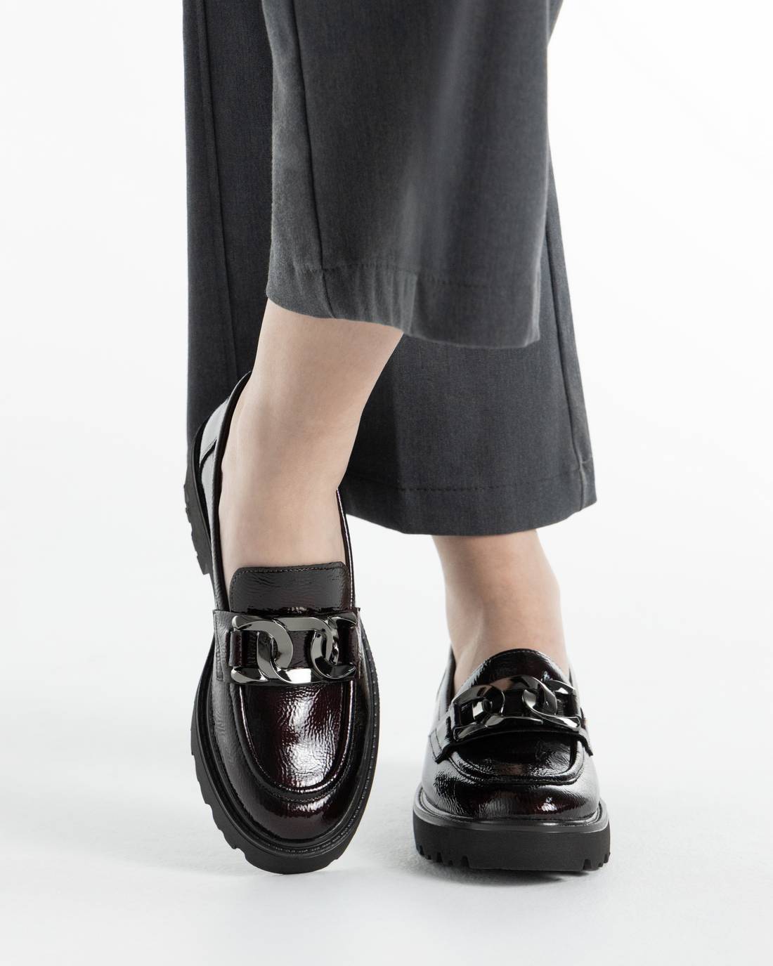 XTI Women's Casual Patent Leather Moccasins 146258
