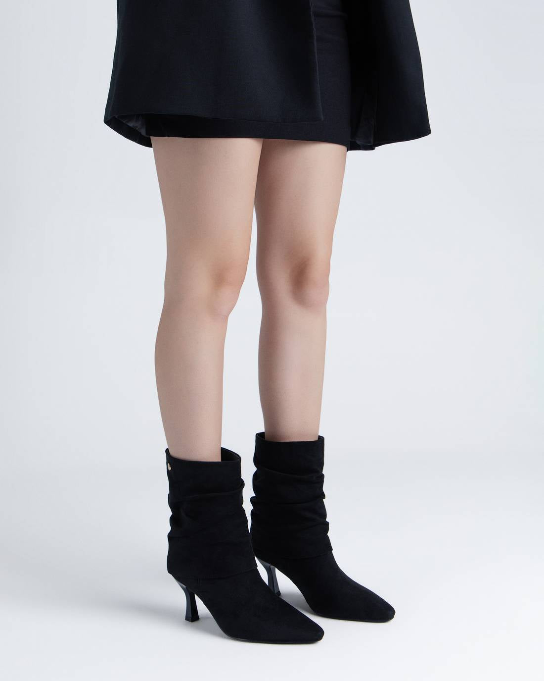 Women's Pointed Toe Suede Cuffed Ankle Booties 146393