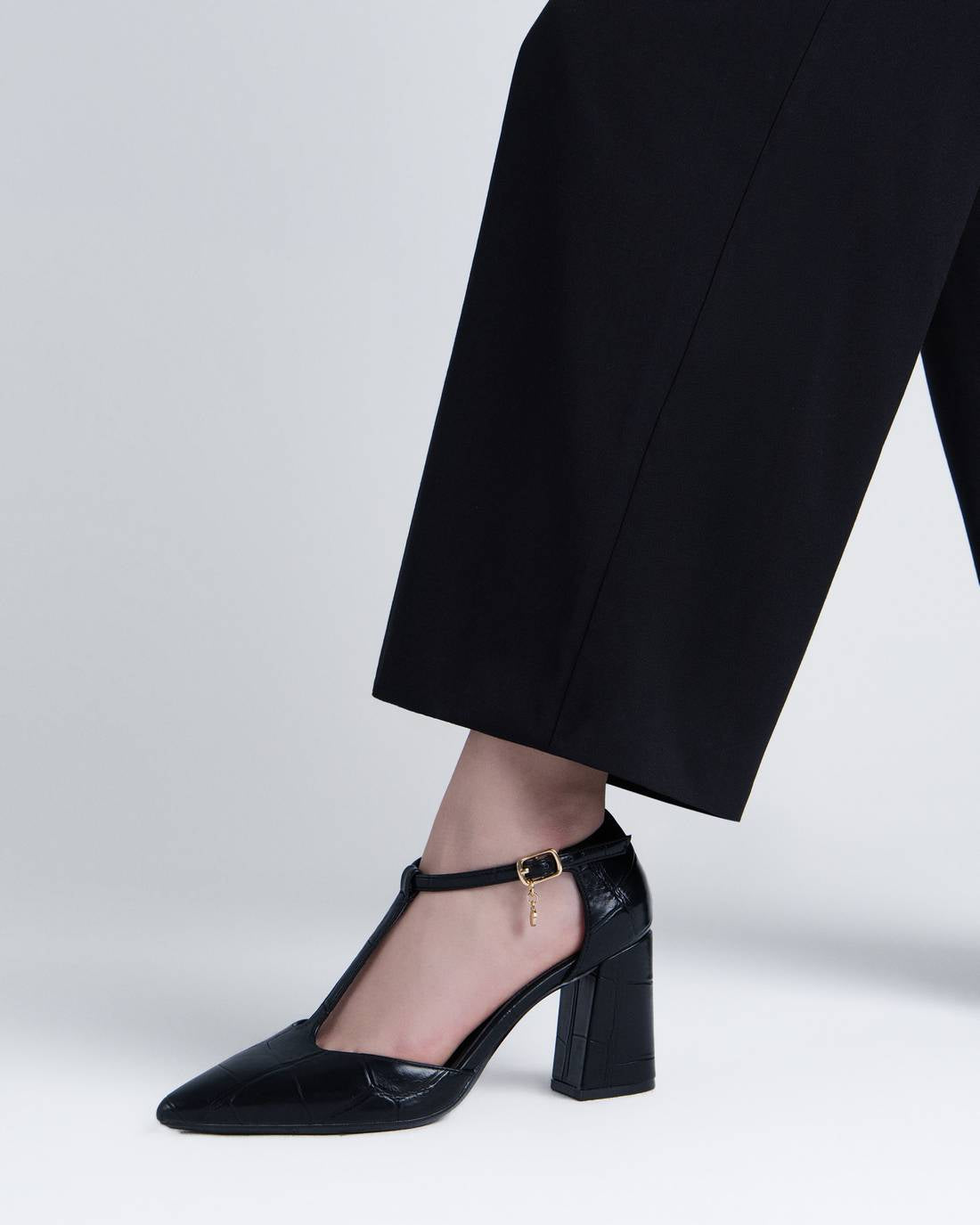 XTI Women's Casual Pointed Toe Strap Heels 146442