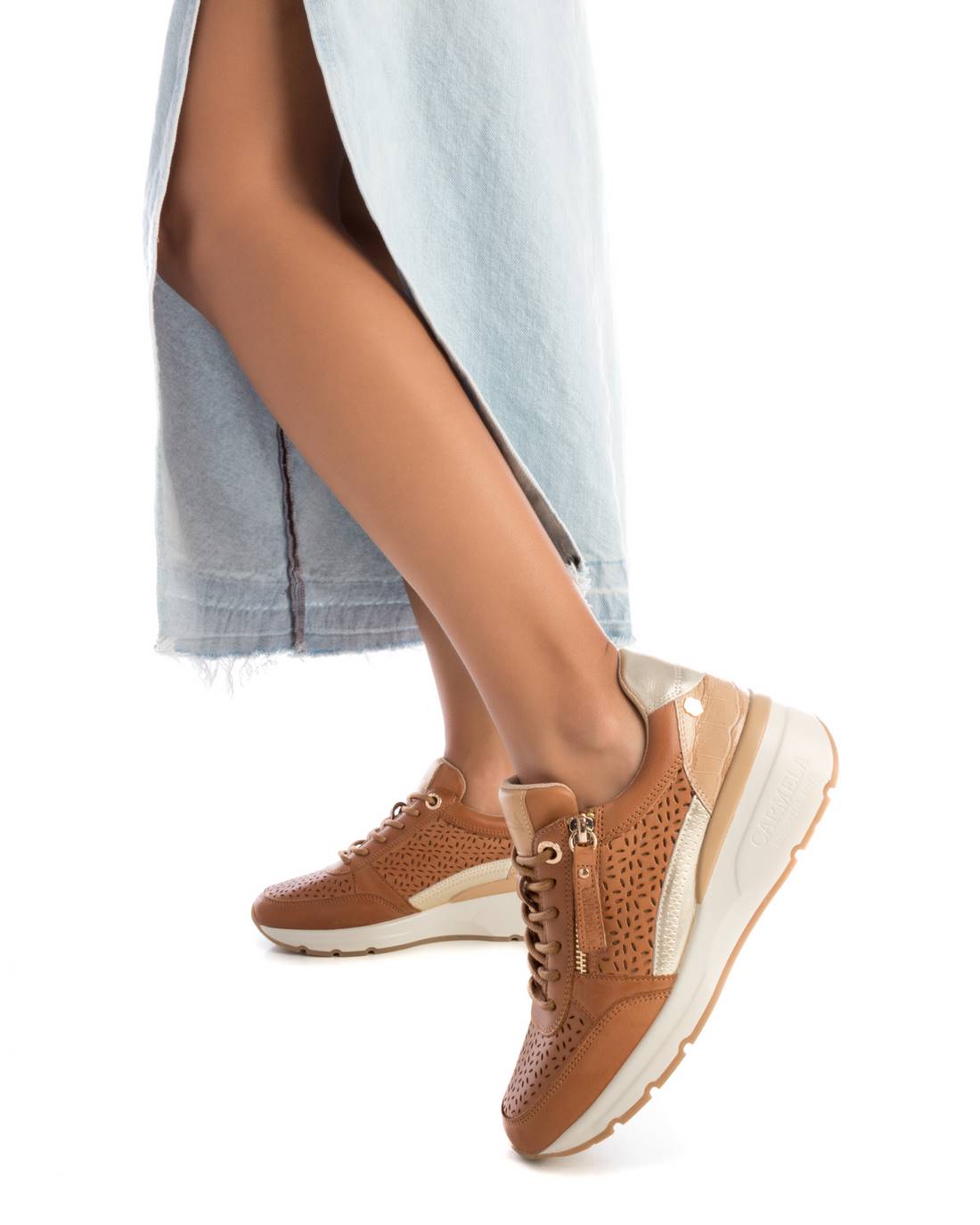 CARMELA Women's sneakers 161417 CAMEL
