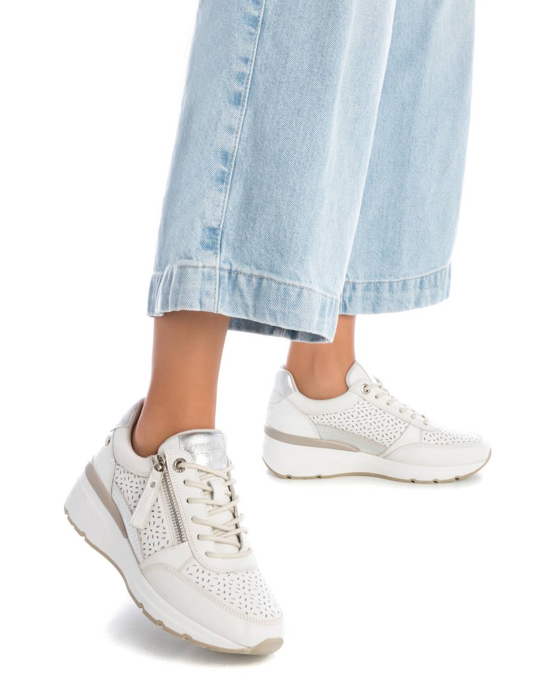 Carmela Collection Women's sneakers 161417
