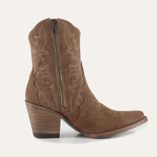 Brooke Leather Cowgirl Boots - Stylish Western Footwear & Comfort By Buck & Brana bro8900