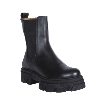 Tall Chelsea Boots By URBNKICKS A